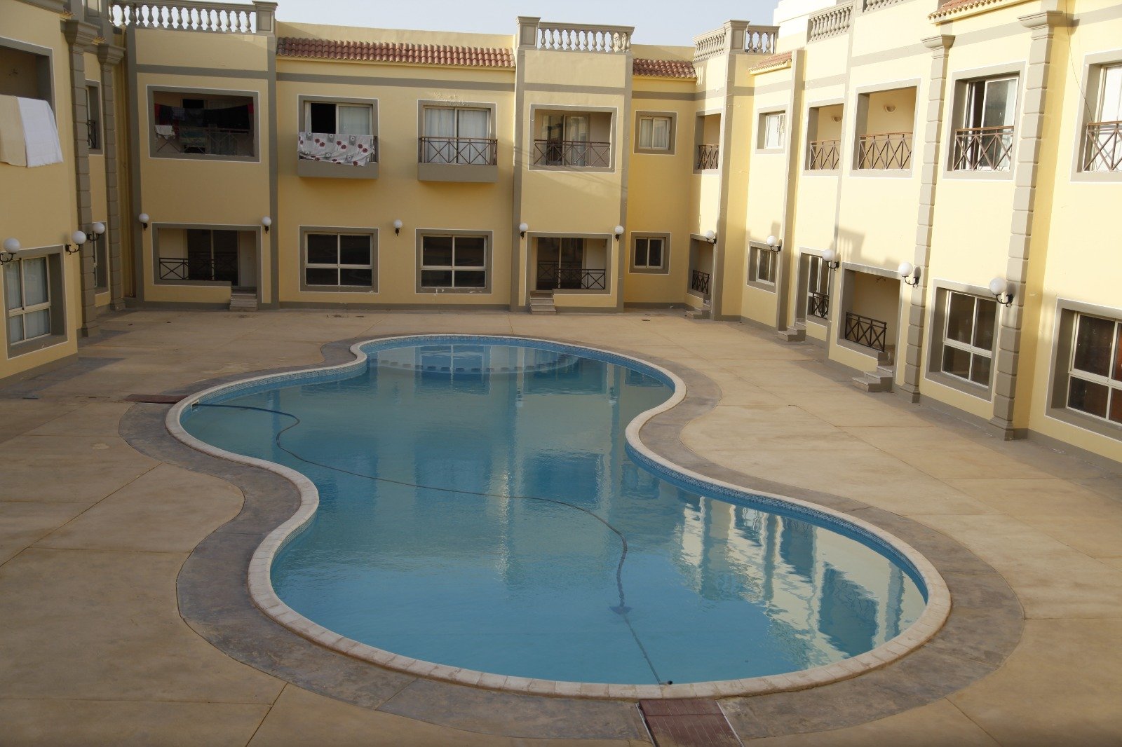 Public and hospitality swimming pool