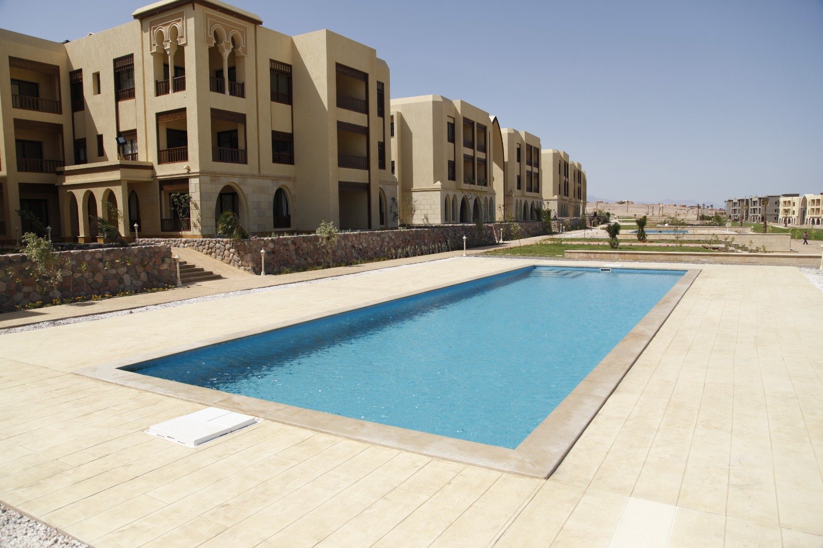 Public and hospitality swimming pool