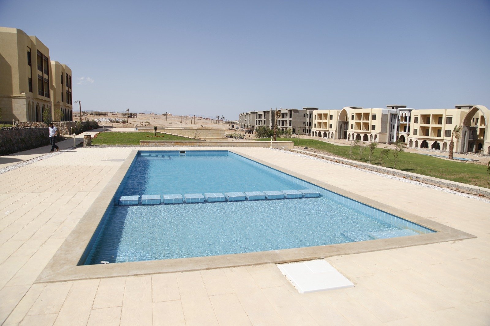 Public and hospitality swimming pool