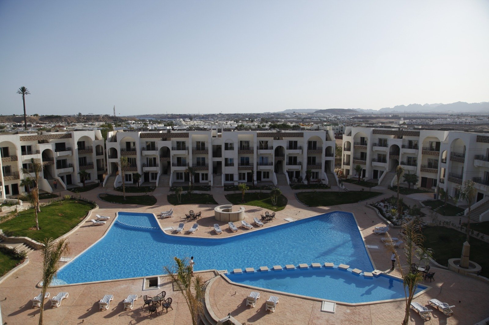 Public and hospitality swimming pool