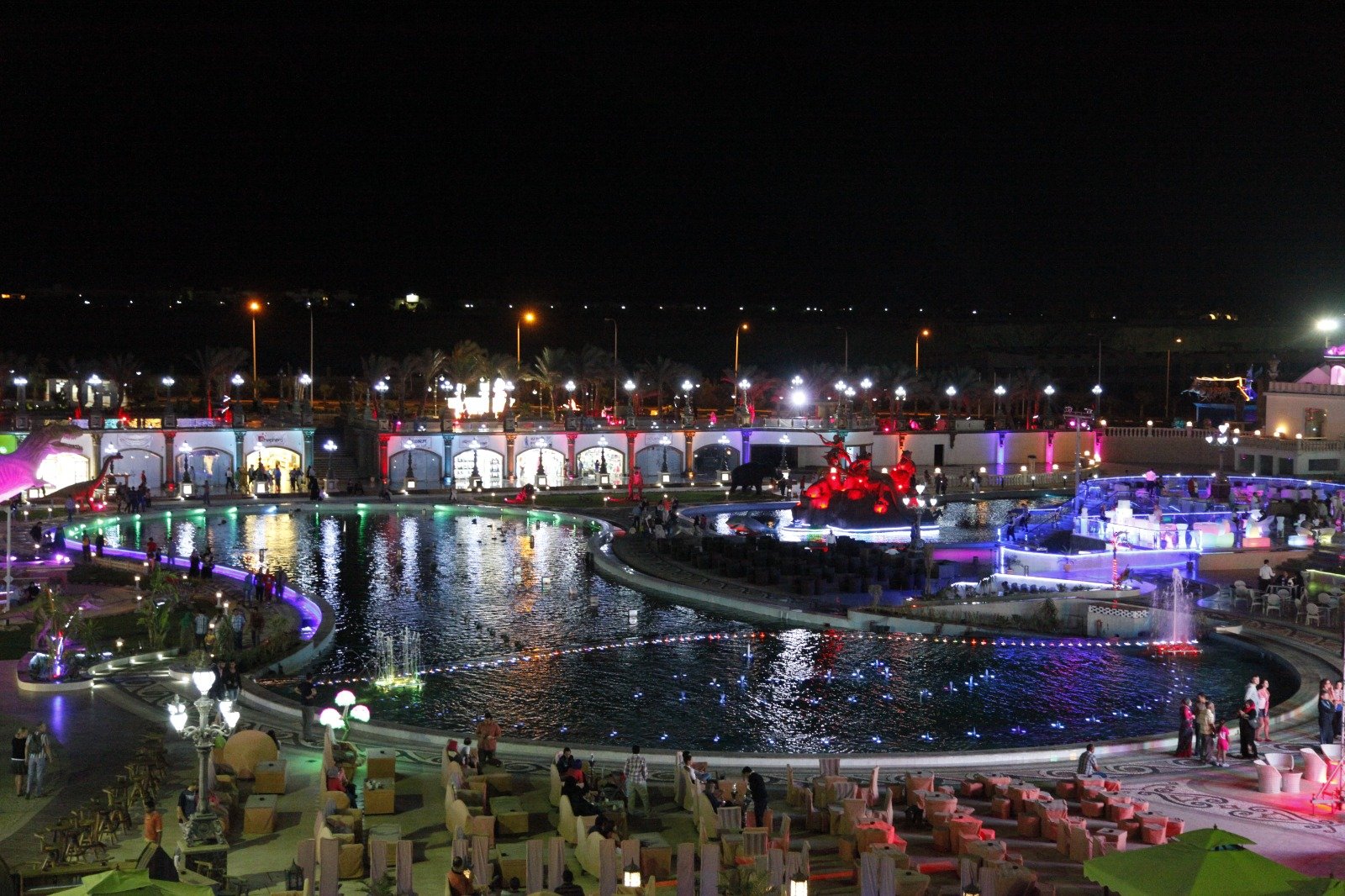 Public and hospitality swimming pool