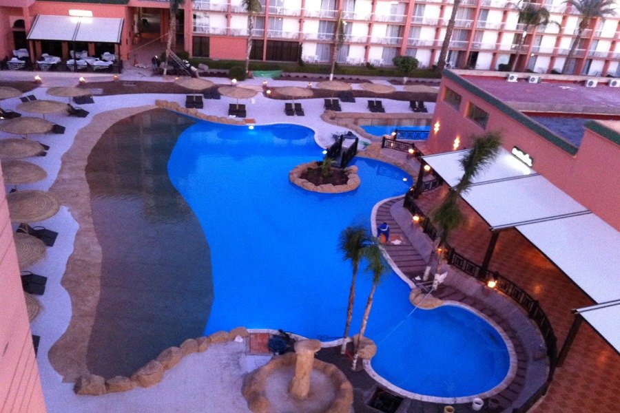 Public and hospitality swimming pool