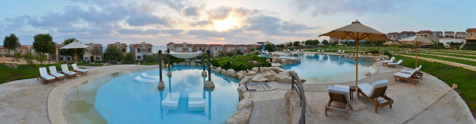 Public and hospitality swimming pool