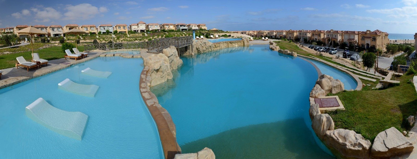 Public and hospitality swimming pool