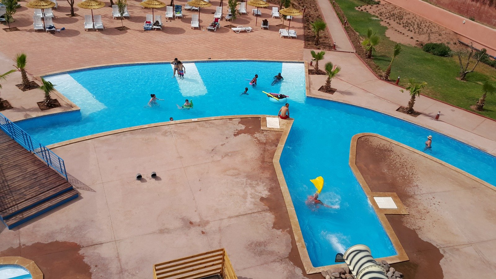 Public and hospitality swimming pool