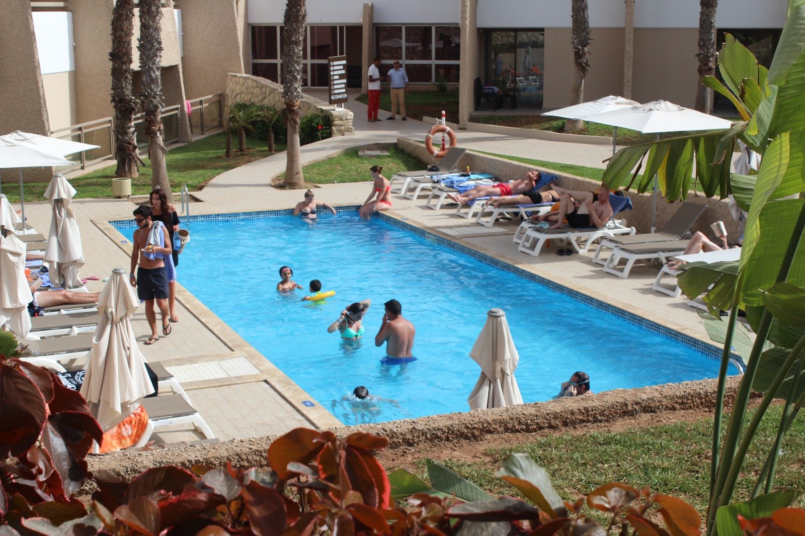 Public and hospitality swimming pool