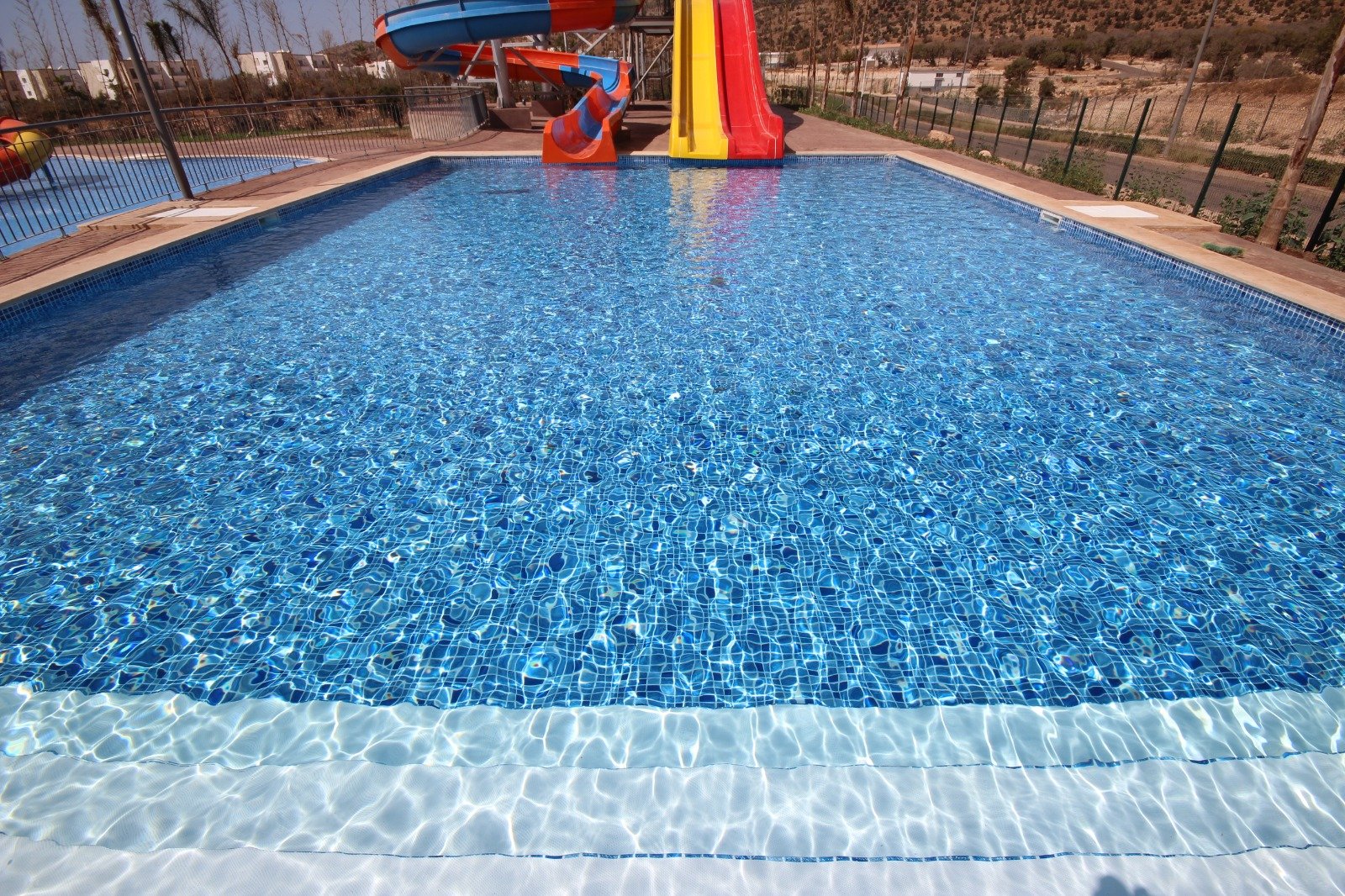 Public and hospitality swimming pool