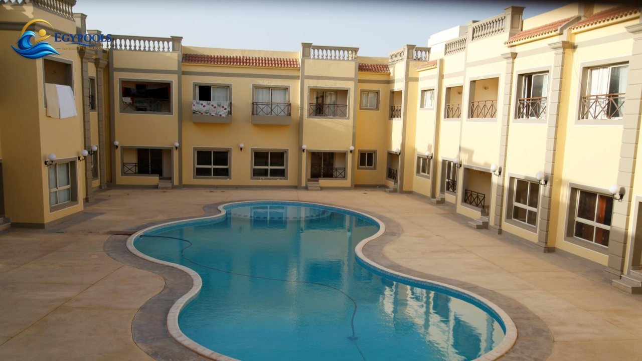 Public and hospitality swimming pool