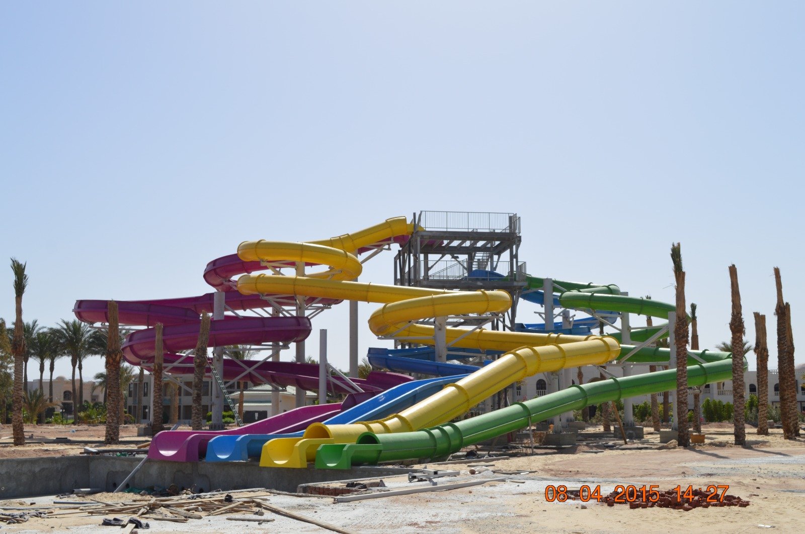 Water slides and water play installation