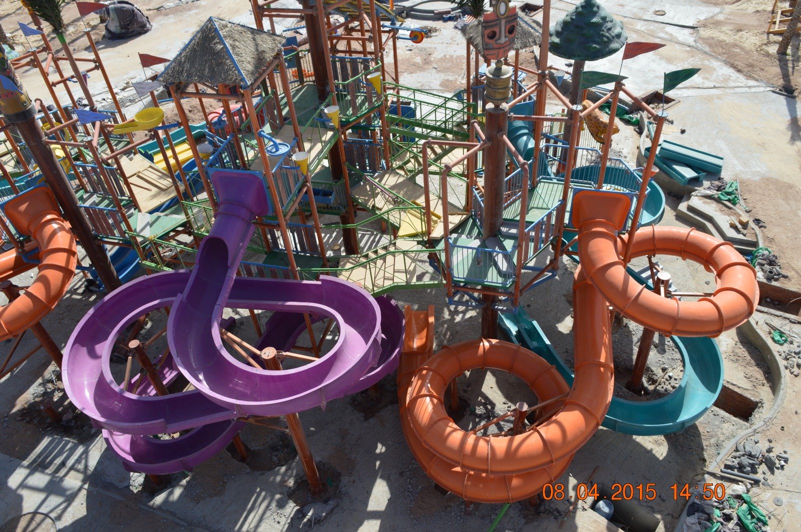 Water slides and water play installation